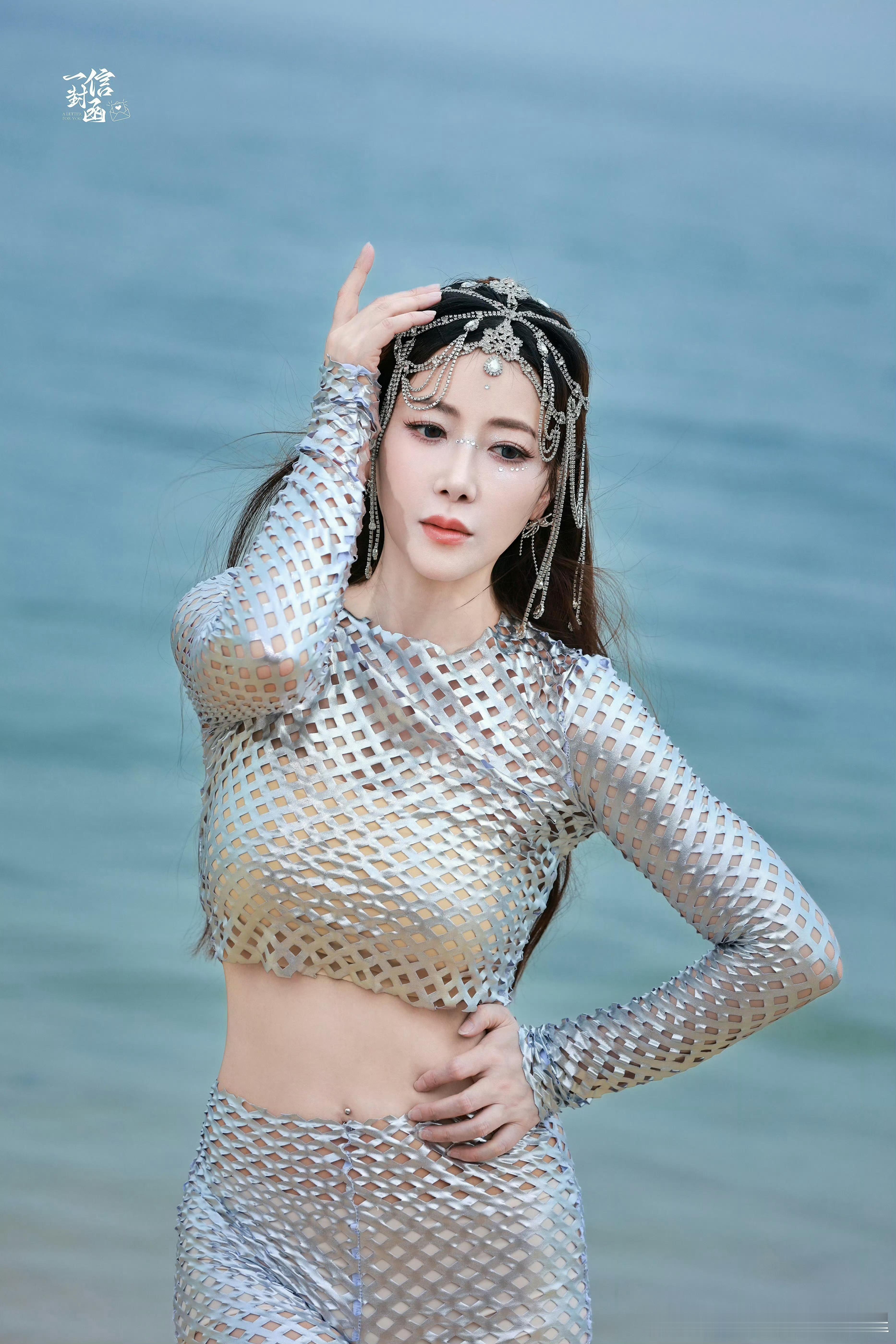 陈紫函海边大片