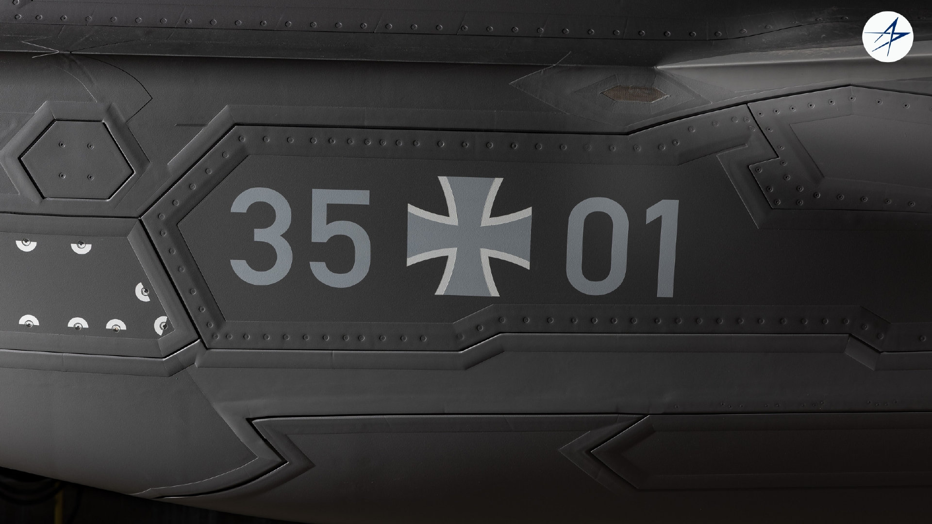 德国空军首架F-35A战斗机35+01/MG-01工厂写真，该机已于9月9日在洛马沃斯堡工厂完成首飞