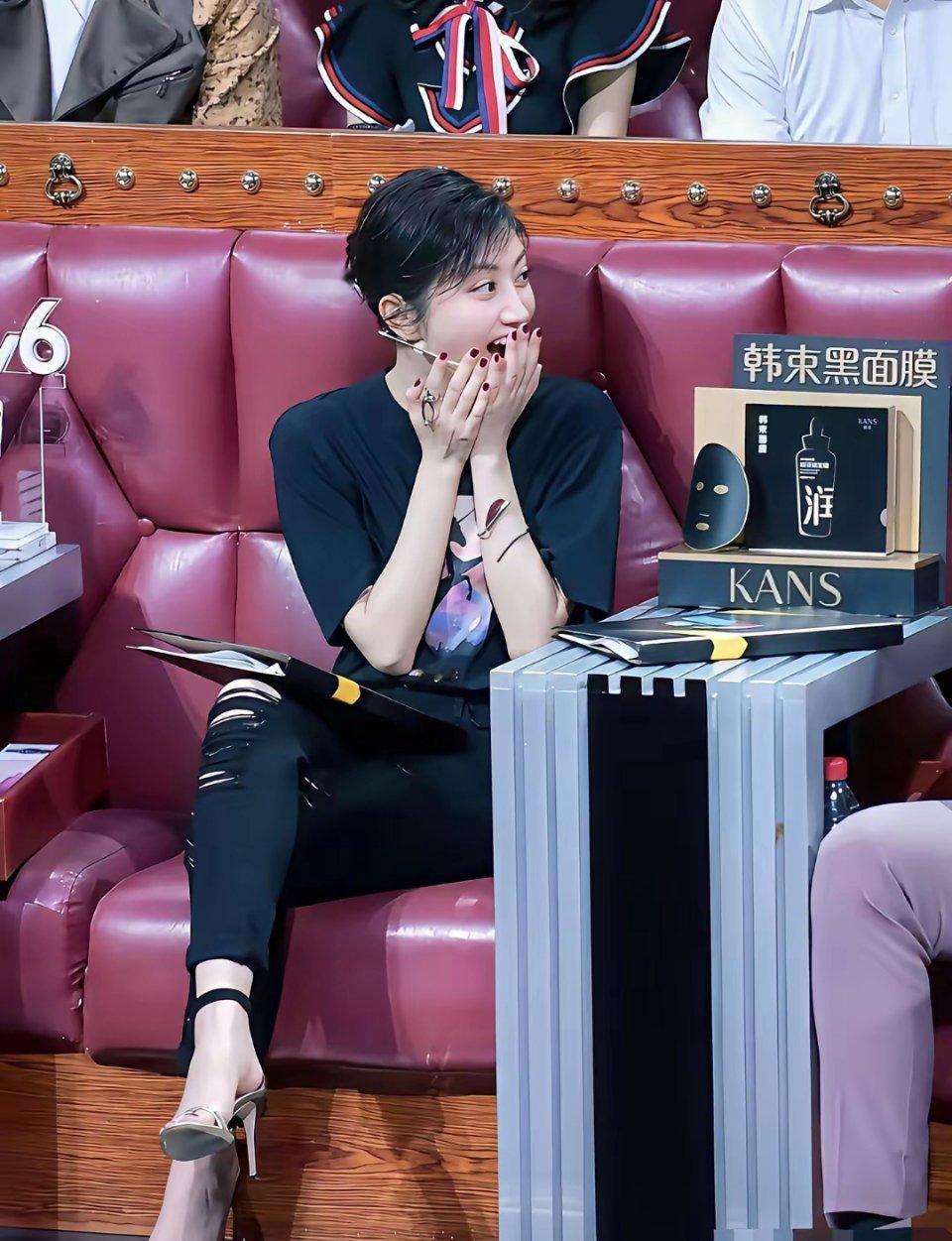 景甜，美甲好漂亮​​​