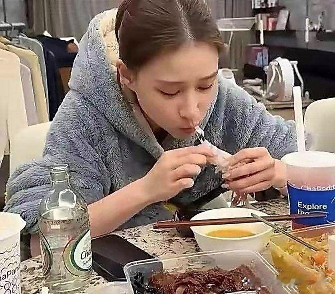 何超莲这富炫得，让人竟然哑口无言