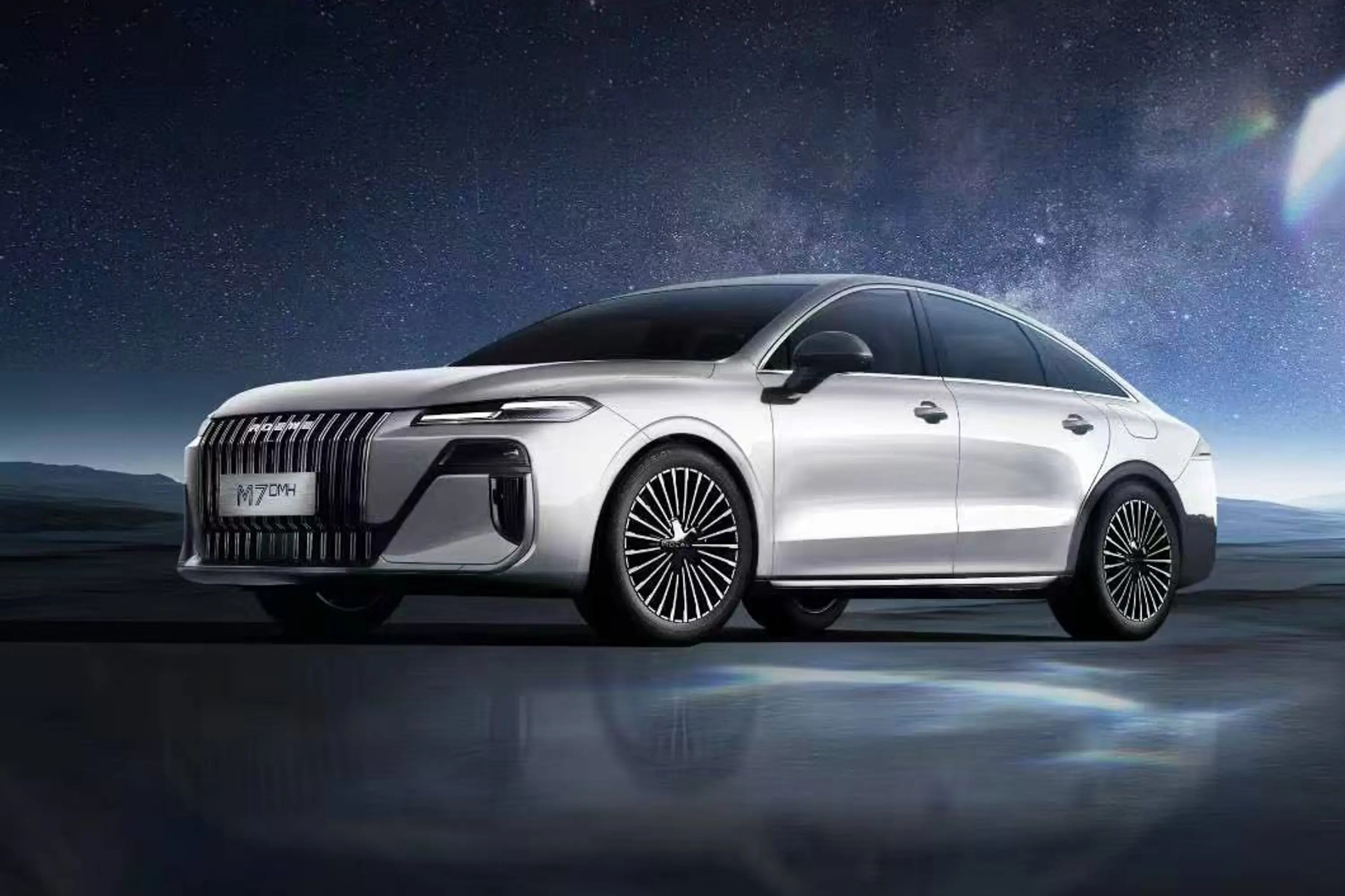 开荣威M7DMH这段时间，真被它的车机圈粉了，跟它聊天完全不用硬凹指令，随