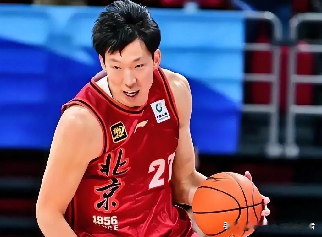 同样是中国男篮成员！！！本赛季CBA常规赛截止目前表现数据！！胡金秋：场均16