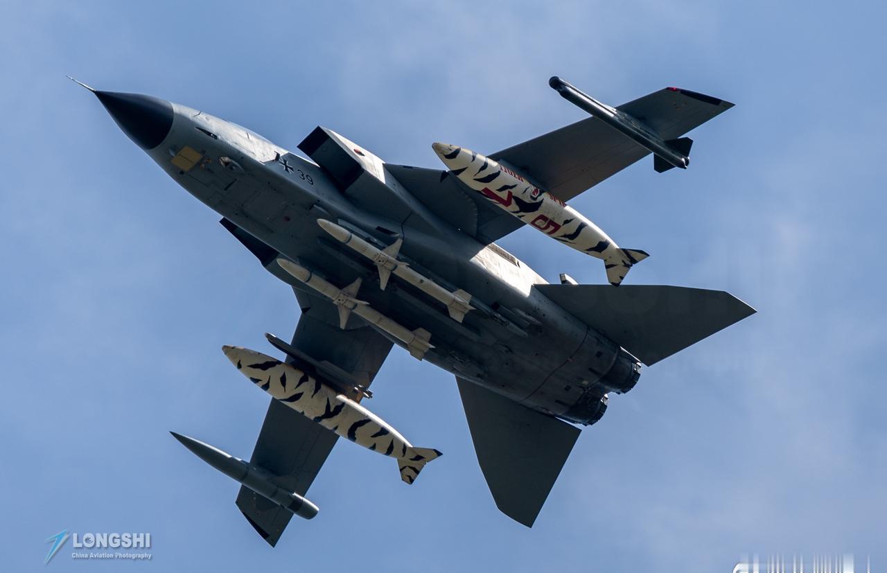 好久没有拍飞机了，想念拍飞机的日子，什么时候再拍战机呢？原创航空摄影超话​