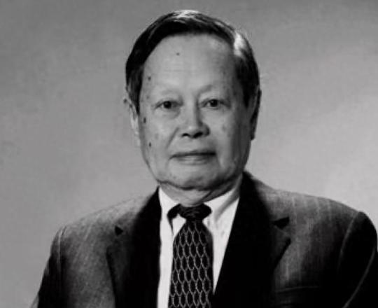 杨振宁离世还不到1个月，三大历史争议就被扒出，原来他并非想象中那样。杨振宁走