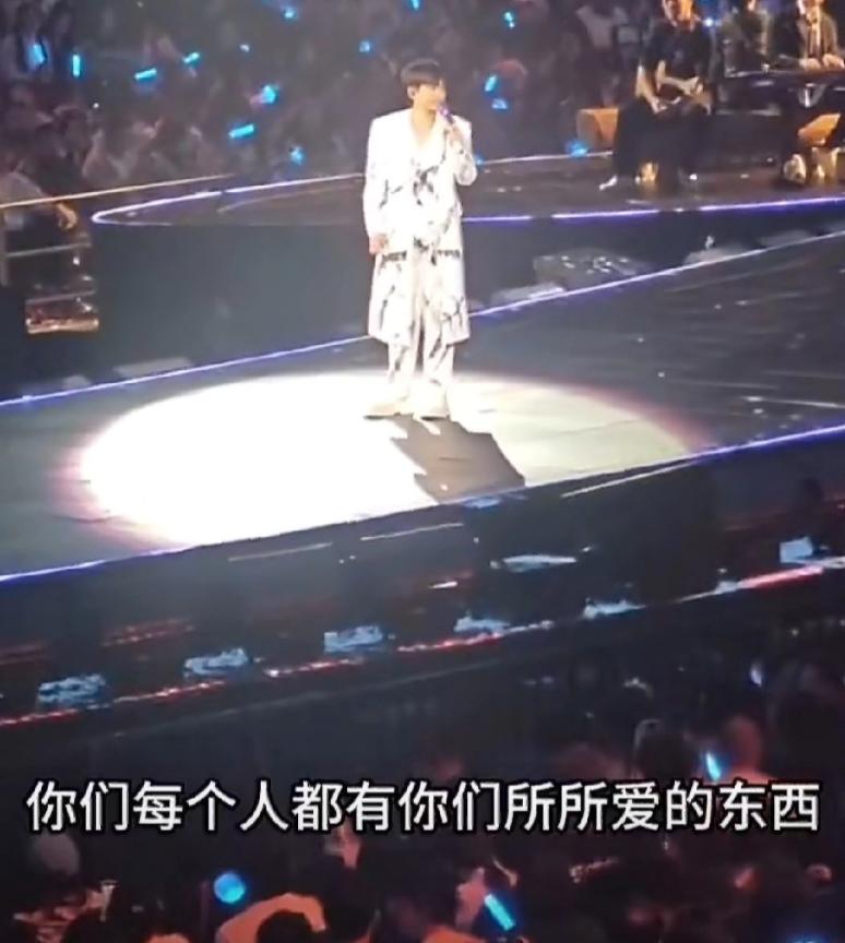 张杰太男人了！12月29日，张杰因为要和谢娜一起合作跨年演唱会遭到了不少粉丝抵