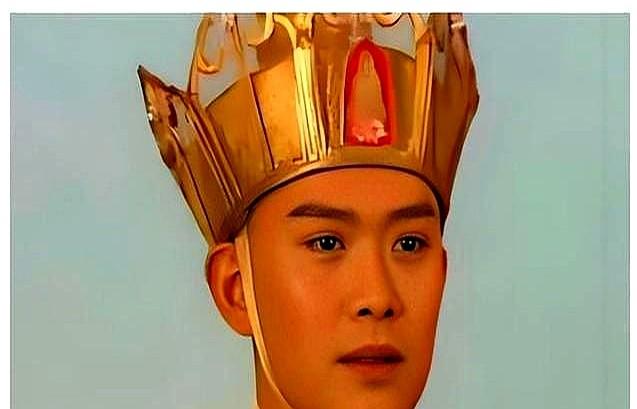 一次访谈，琼瑶向主持人吐槽说：“内地有个男演员，特别难合作，姓黄的。”主持人一听