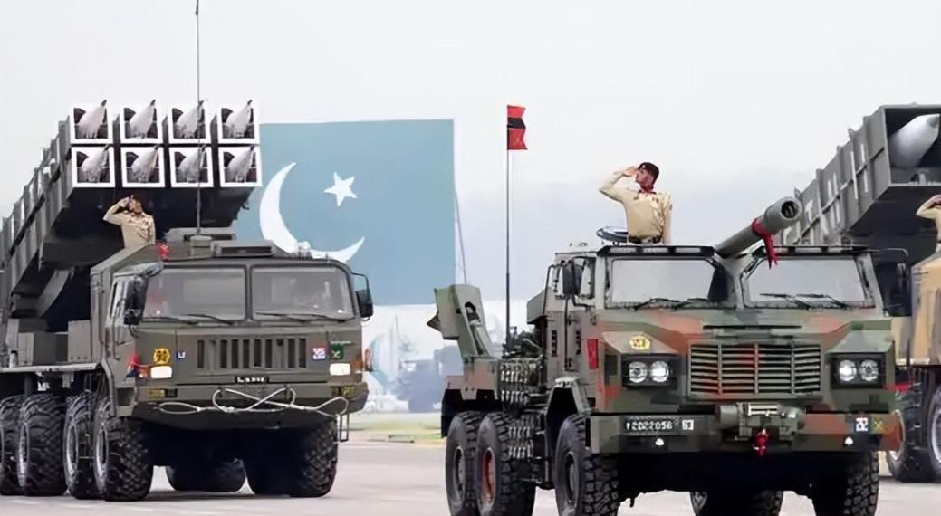 巴基斯坦自己都没想到，跟着中国混来混去，结果也混成了一个霸主。过去这些年，巴