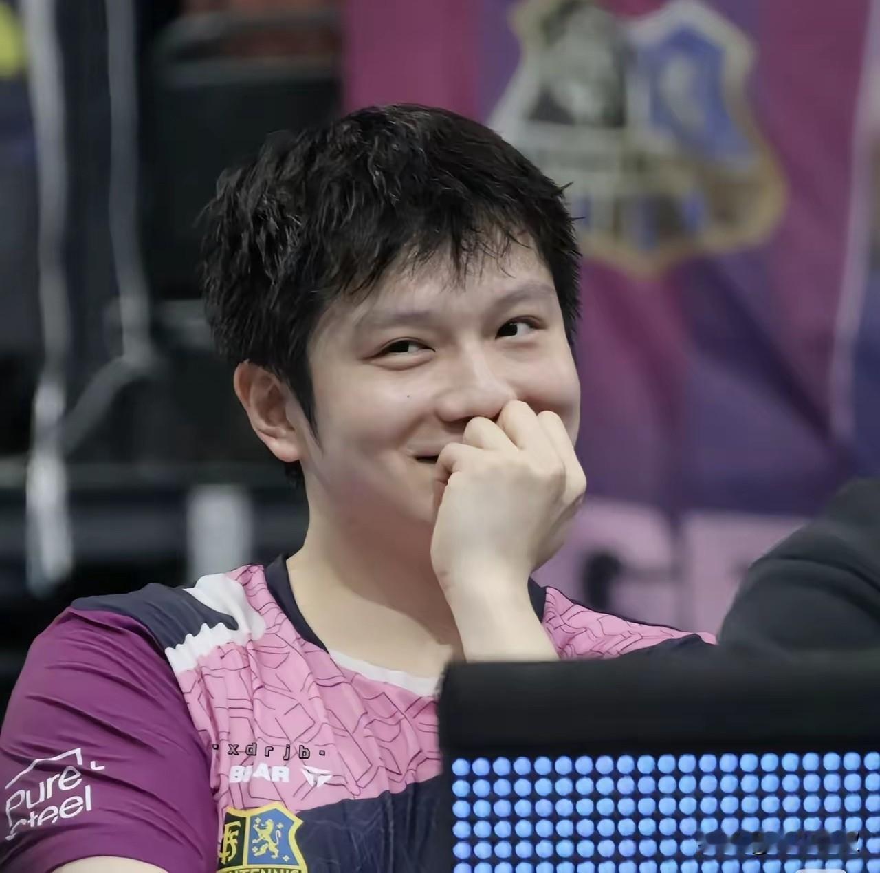 15日8点，樊振东继续出战，今晚对战杜塞尔多夫，这个俱乐部有邱党、卡尔伯格和