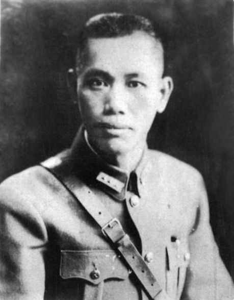 1932年1月，一个日本和尚在上海被杀了，日本领事以此为借口，要求在上海的中国军