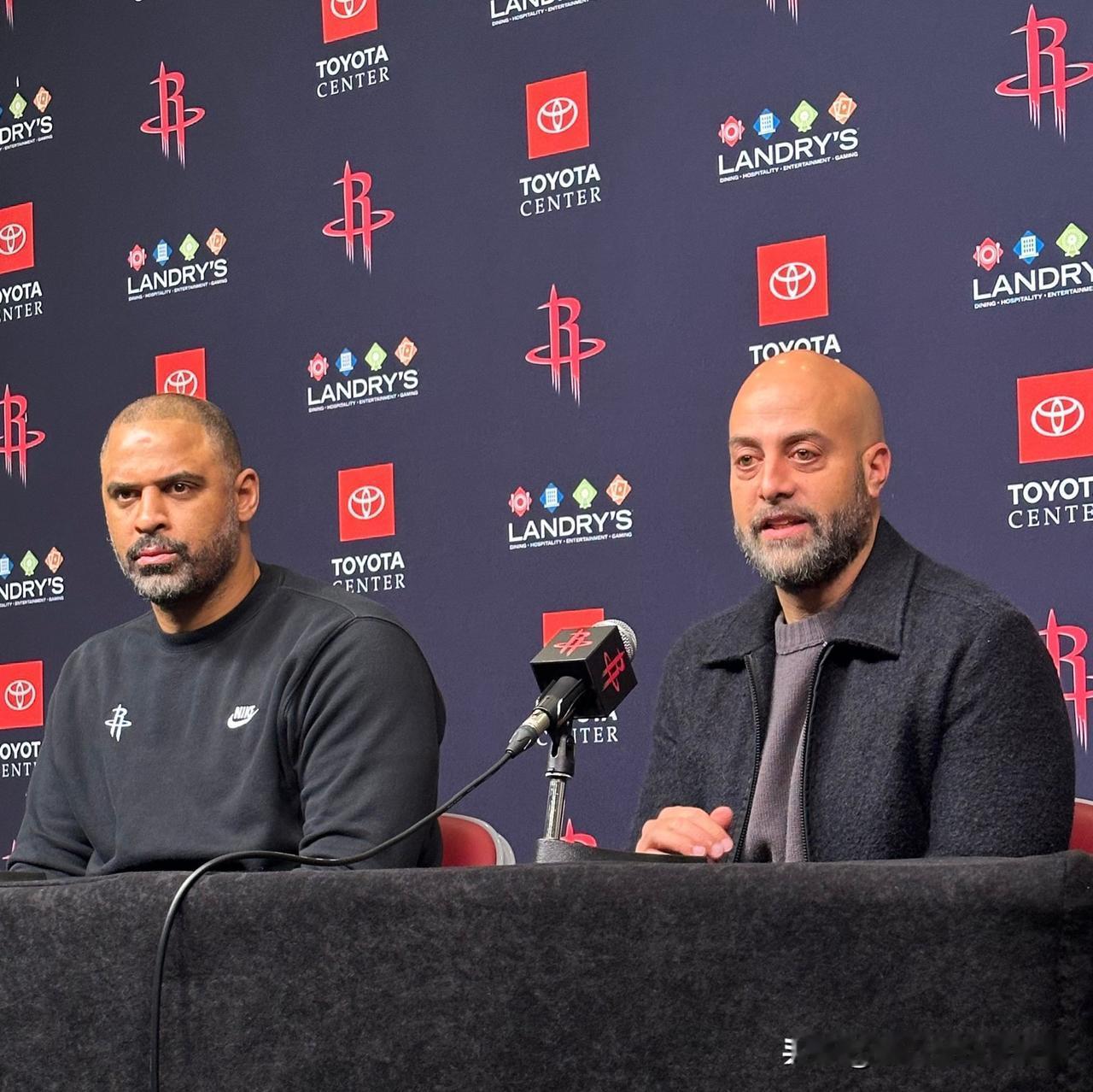 火箭真是稳如老狗，一动也不动人家都是缺啥补啥，他们倒好，哪里都缺，明明知道问题