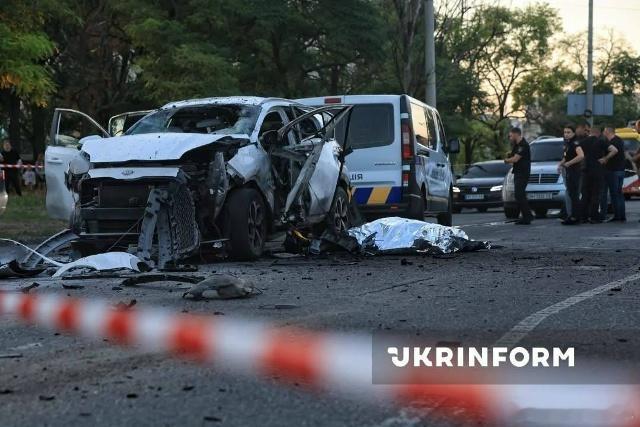 昨天敖德萨市24小时之内发生二起汽车爆炸袭击事件。第一起爆炸车辆上乘坐的是乌克兰
