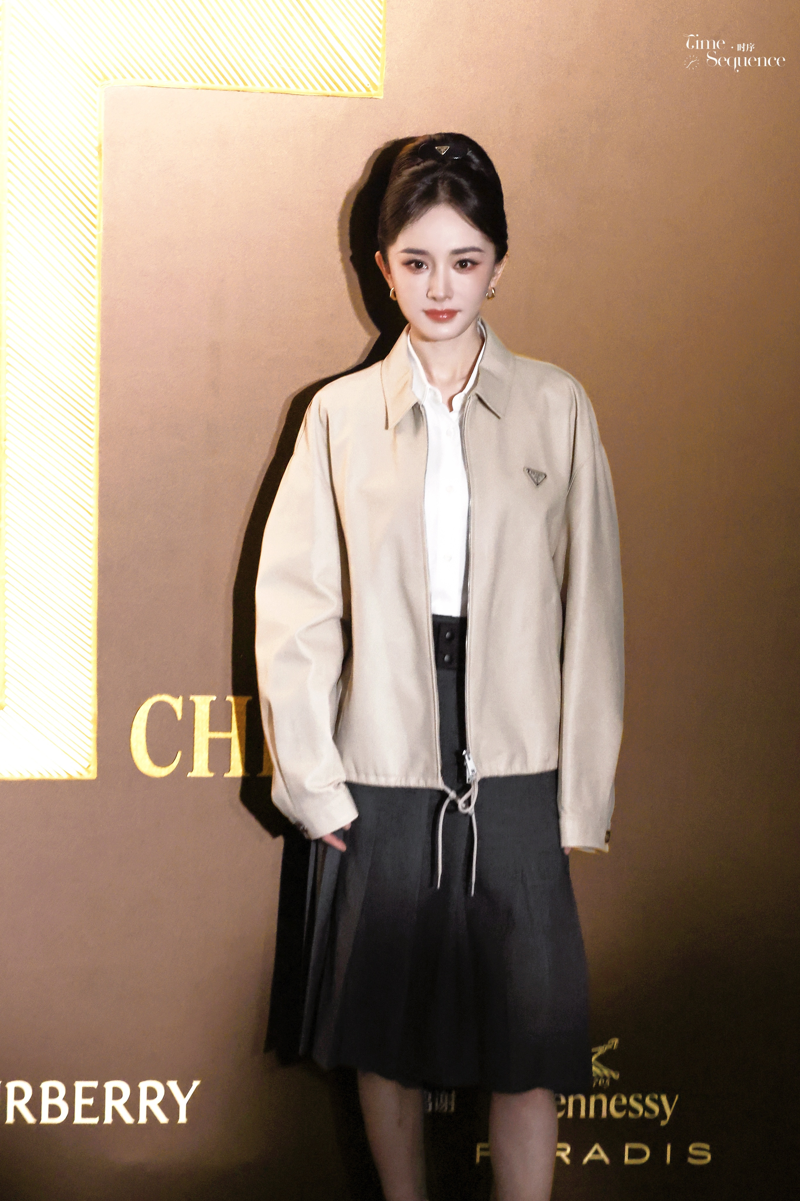 “Prada女王来了”👑杨幂完全女王来的