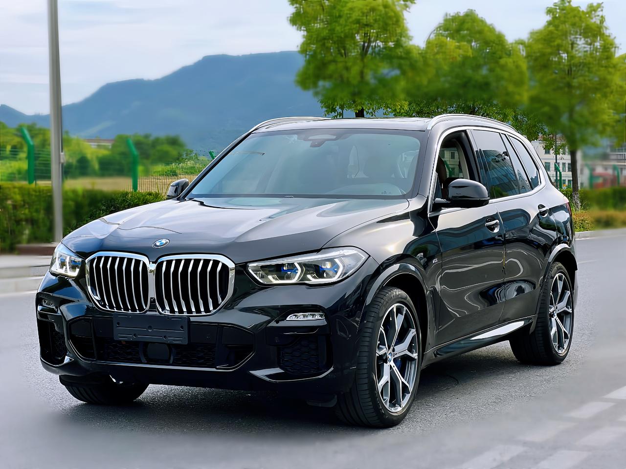 要我选二手豪华SUV，X5、保时捷Cayenne、奔驰GLE这三个会放一起看。C