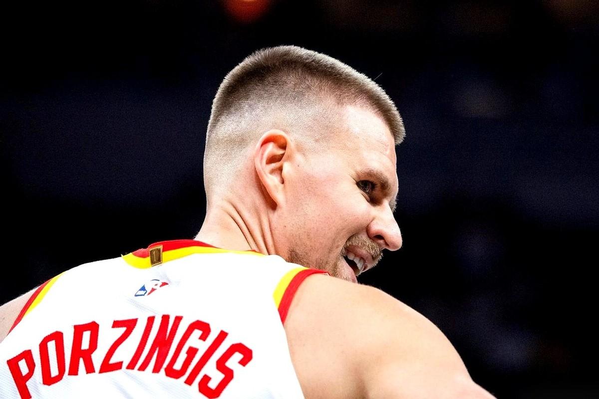 金州勇士，今天被一个消息直接掀翻了老底！说好的“强援”波尔津吉斯，对阵湖人的焦点