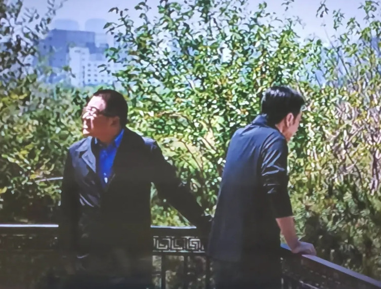 当大领导能够全身而退其实也不容易，你看《以法之名》中的江副主席，曾经是东平市市委