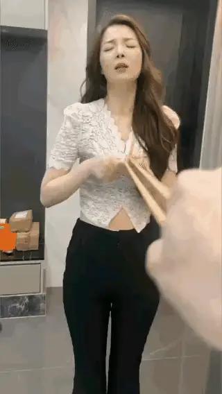 我就想问问那个谁，你是怎么下得去手的？你怎么那么狠心？我看着都心疼[捂脸哭][捂脸