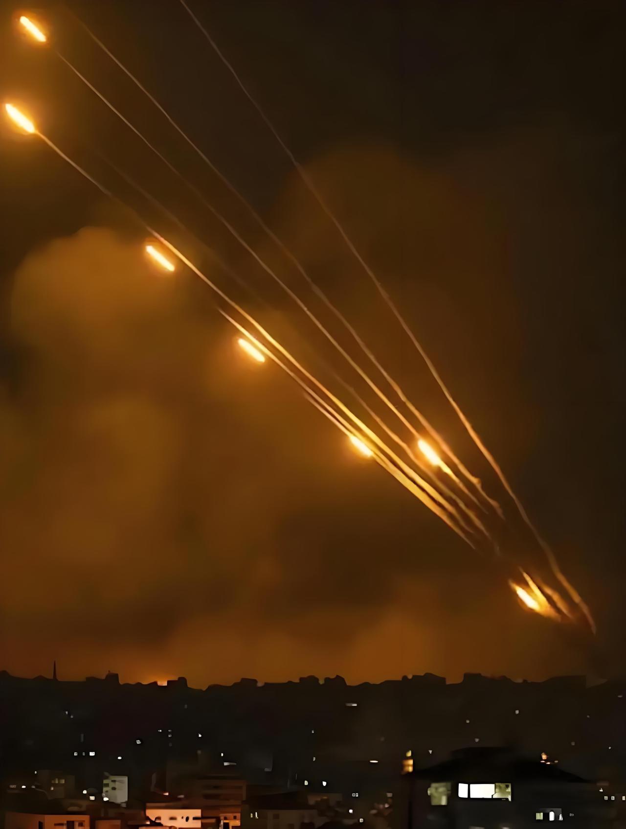 伊朗清库存，美军伤亡200人。美国和以色列率先对伊朗进行打击，美以发射的巡航