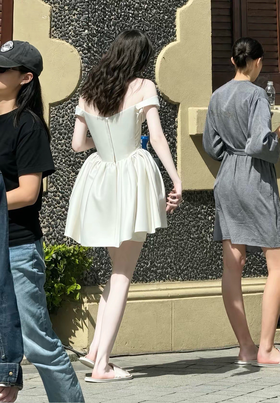真的有这么白的人吗？这是不是白人，不比不知道… ​​​