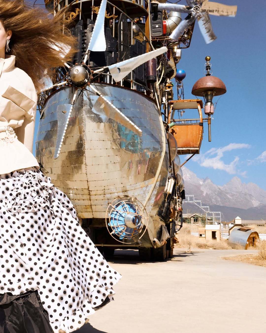 HarpersBazaarArabiaJune2026摄影：胡加灵造型