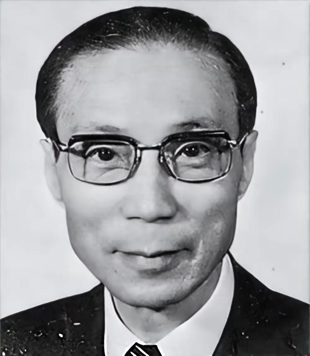 邵逸夫活到107岁，秘诀不是有钱，是够狠。​​五点起床，九十岁还打卡上班，45