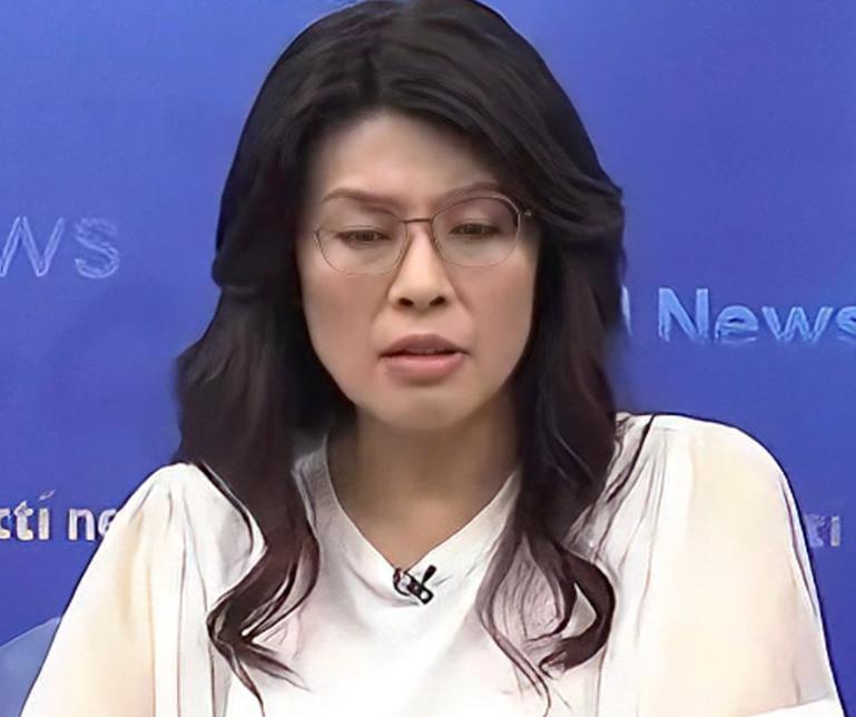 郑丽文脑子转真快！改1个字赢回话语权！郑丽文这个字改得巧妙。民进党喊了