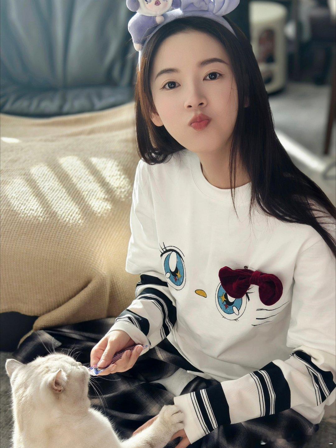 陈瑶好甜陈瑶好听又好看颜值实力双双在线，努力从来不会白费，温柔又善良的陈瑶真的自