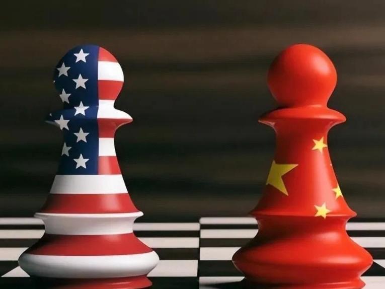 今年年初，在美方炒作下，李嘉诚旗下长和集团被传拟出售其控制的巴拿马港口，中方监管