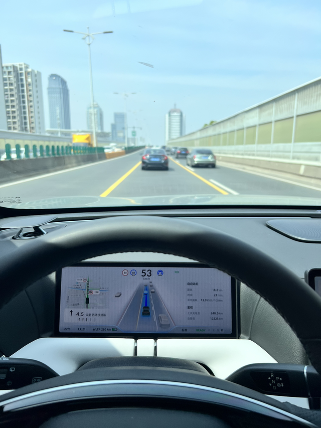 小鹏的问题1，不会取名，如果你不叫小鹏而是变通下叫“鹏友”，是不是就有理想蔚来