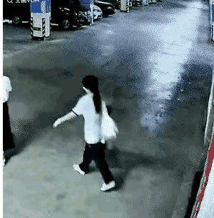 她妈妈不像是故意的