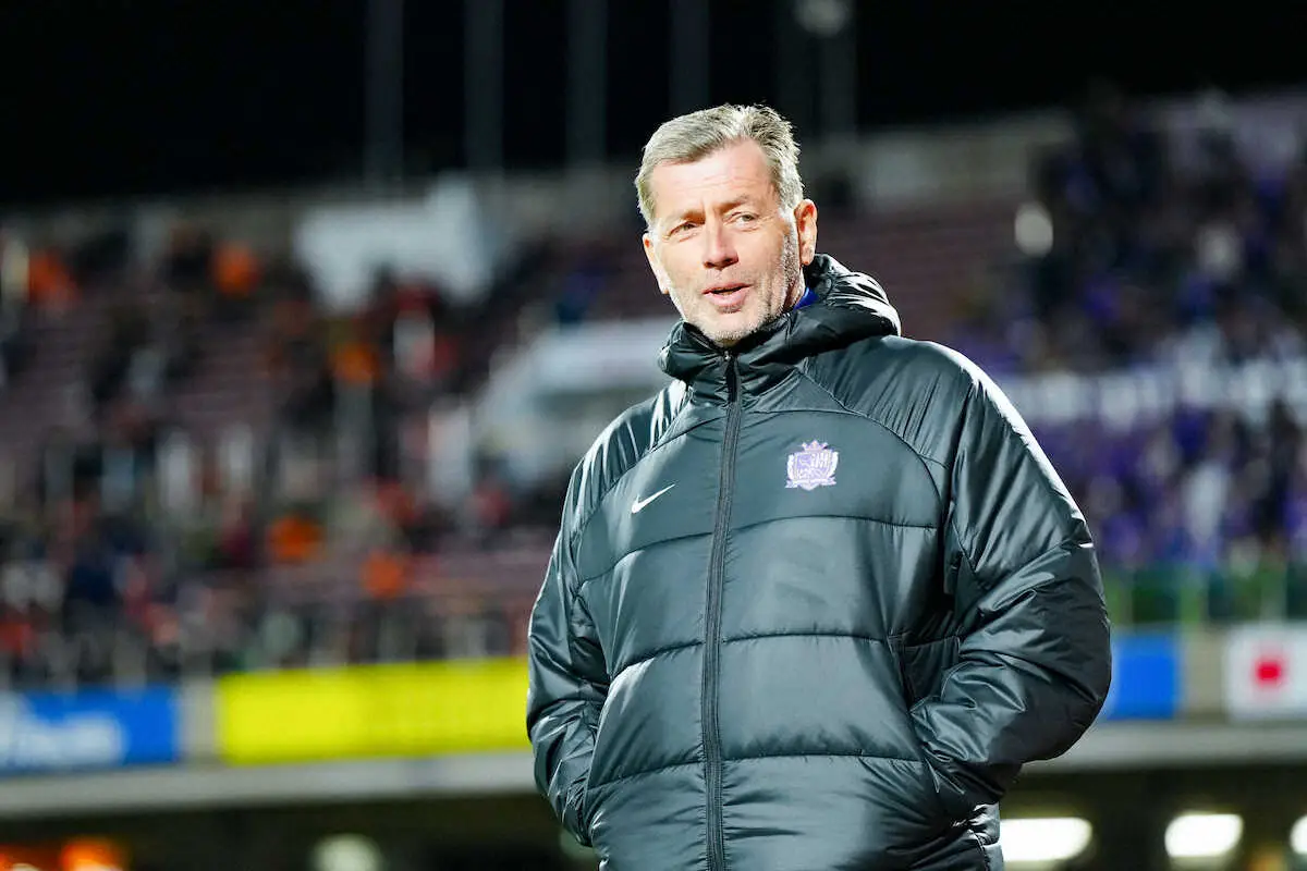 日本记者: 山东泰山向广岛三箭主帅斯基贝提供了报价