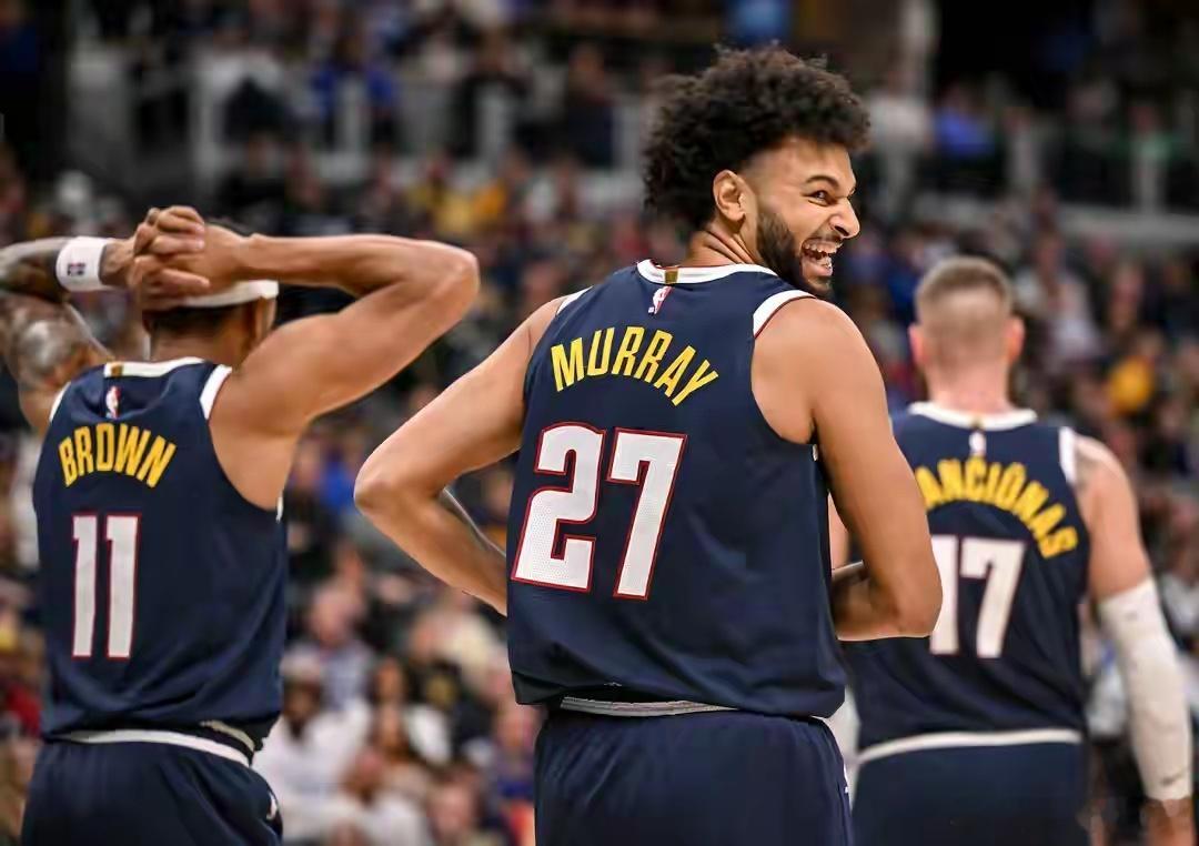 三节三双轻松打卡！约基奇解锁4大里程碑穆雷笑看开场花NBA常规赛掘金主场135