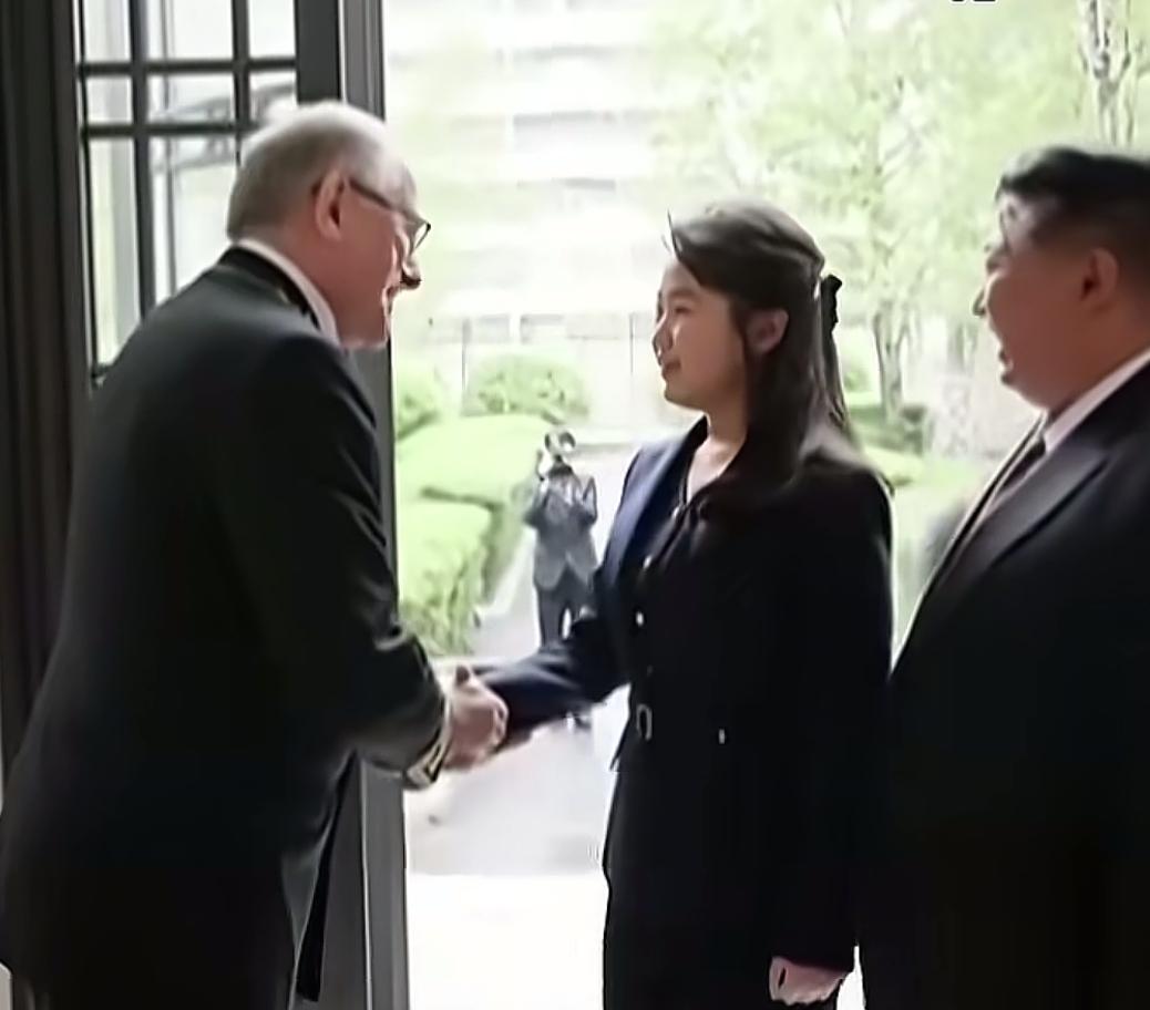 金家有女初长成，本固枝荣笑陈王。