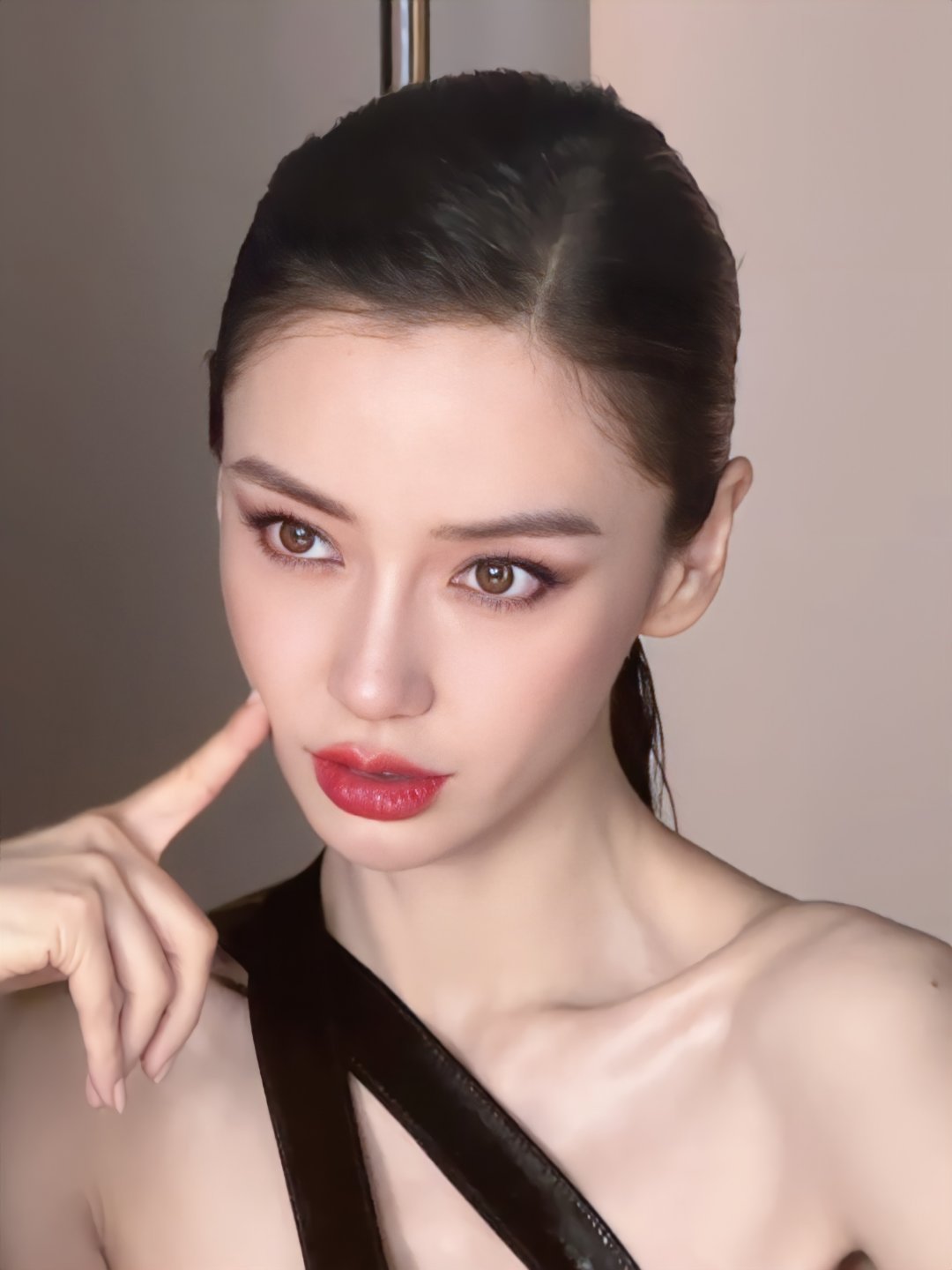 杨颖的彩妆广告红唇太厉害了​​​
