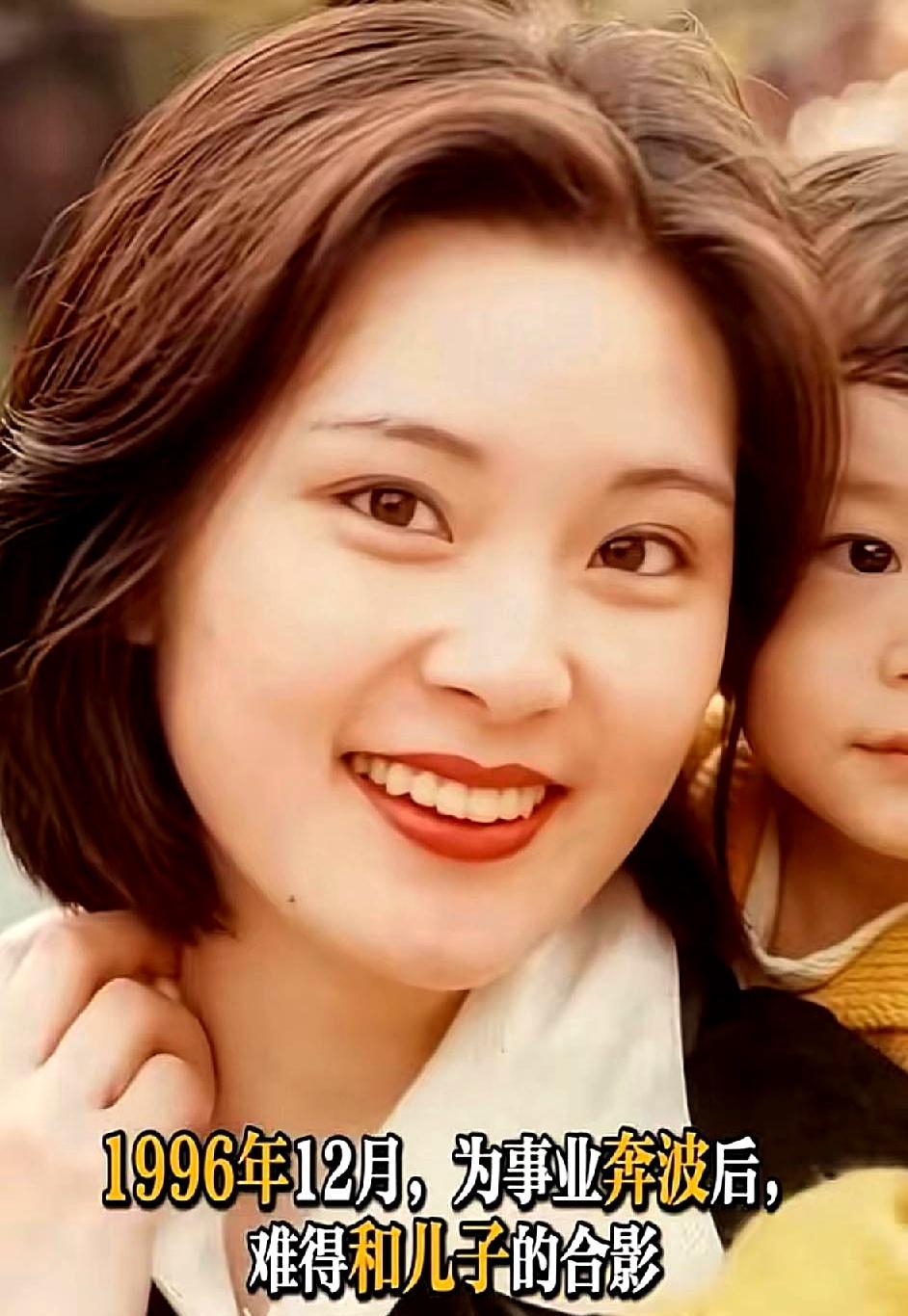 我终于想通了。为什么所有医美的标准模板，在礼礼年轻时的那张脸面前，都像个笑话。