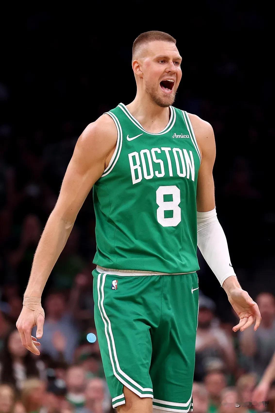 湖人又下手晚了，波尔津吉斯被交易到老鹰了！一觉醒来NBA又发生大交易了，凯尔