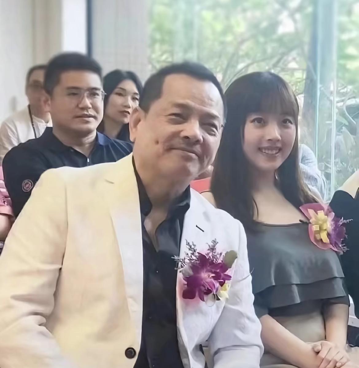崩牙驹女儿官宣恋情作为曾经的“江湖大佬”，崩牙驹应该算得上最长虹的一位虽说争