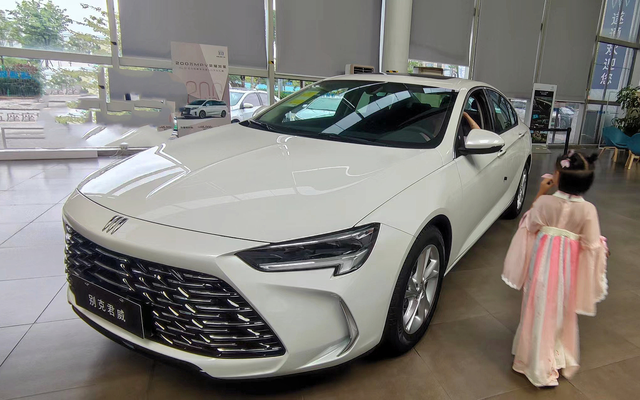 君威和天籁买哪个君威和天籁都是标准的B级车，先比较价格，24款君威25T，1.