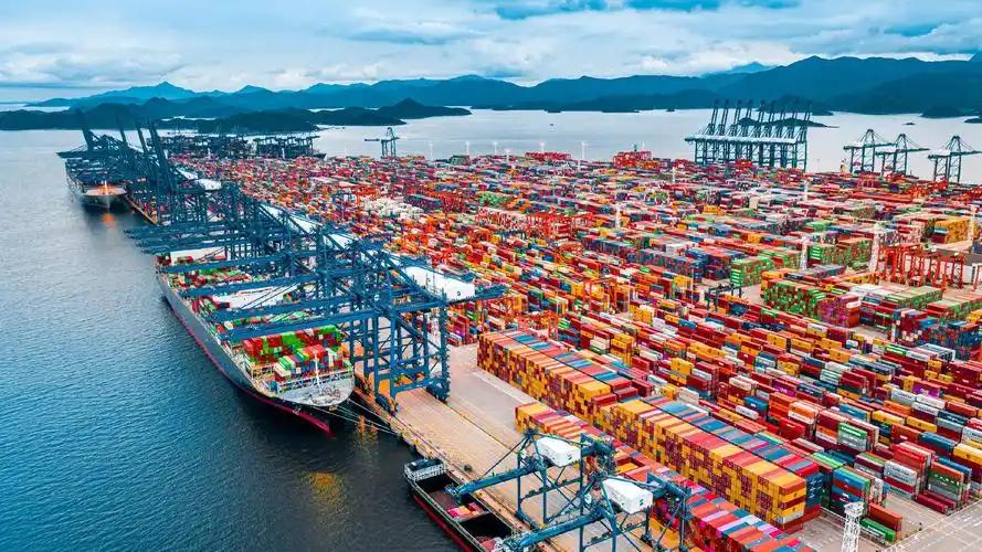 7月14日，海关总署发布了中国2026年上半年的对外经贸数据，前六个月，中国外贸