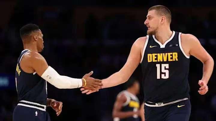 神迹即将诞生！NBA历史上从来没有一个人在同一个赛季的常规赛里能够同时在得分榜