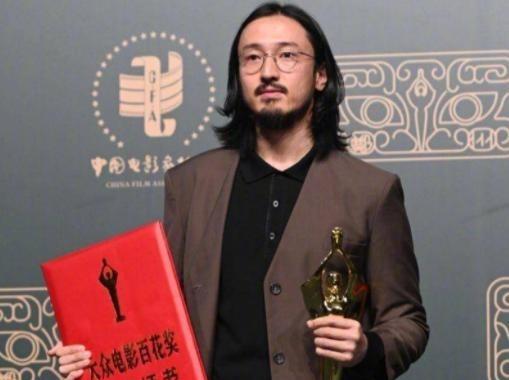 失业11个月后，王传君说：“我最穷的时候，卡里面只剩下100万，看到7位数的余额