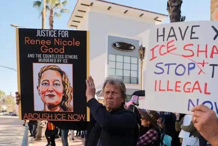 现在除了斩杀线，还出了一个词，北美懦夫。1月7日，明尼阿波利斯的大地被皑皑白