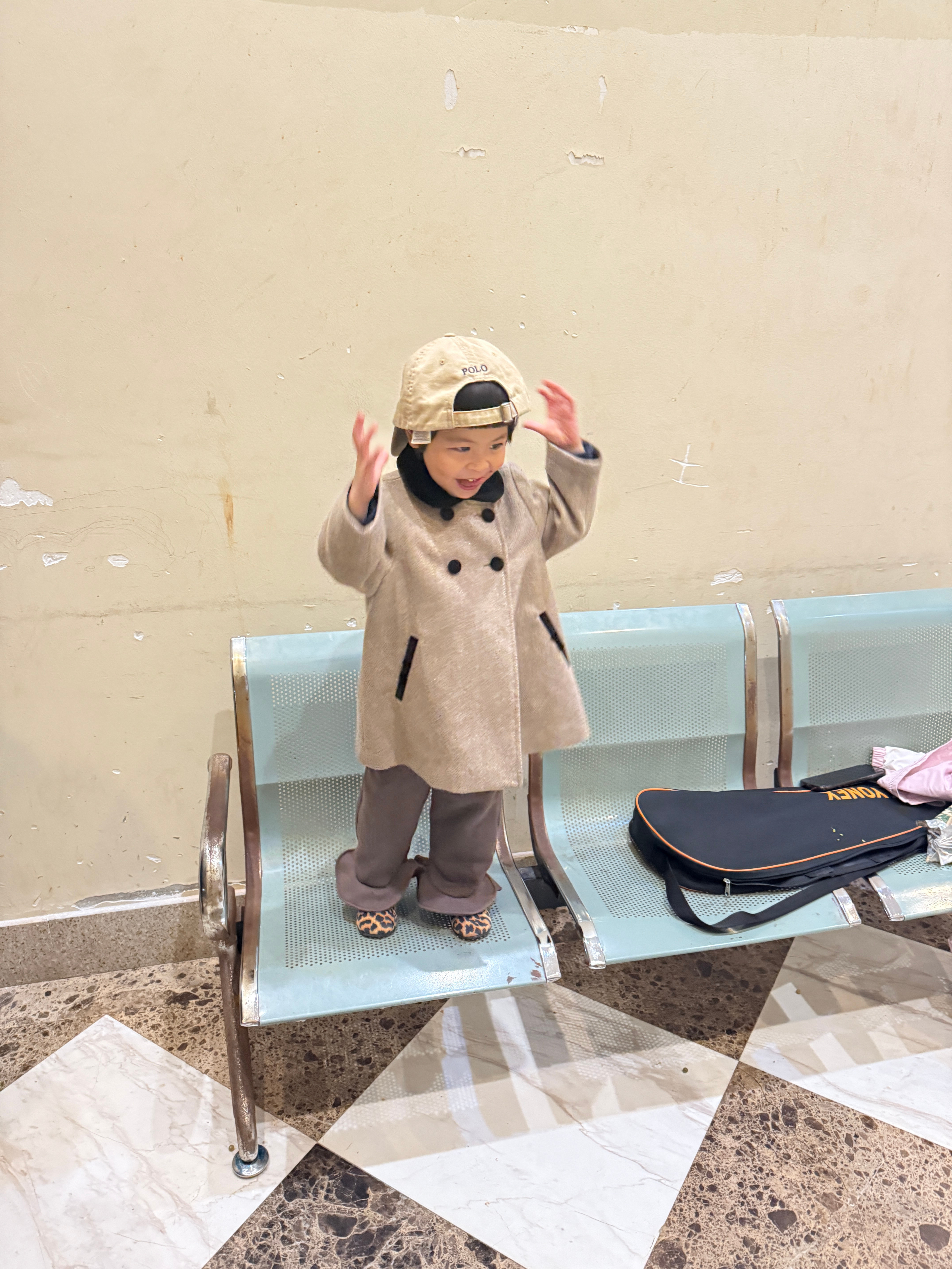 穿上过年时候买的小洋装了带娃随手拍