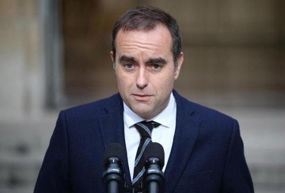 为抢稀土已经不择手段！法国暂停希音在法运营权，习惯性等中方服软让步！ 最近，