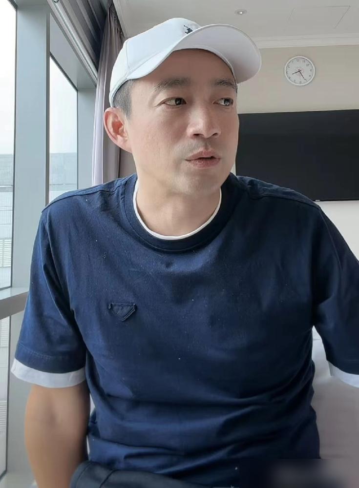 昔日为姓氏跟大S拼命的张兰，竟让亲孙子随了母姓，一晚上就靠这个卖空了3万单喜饼。