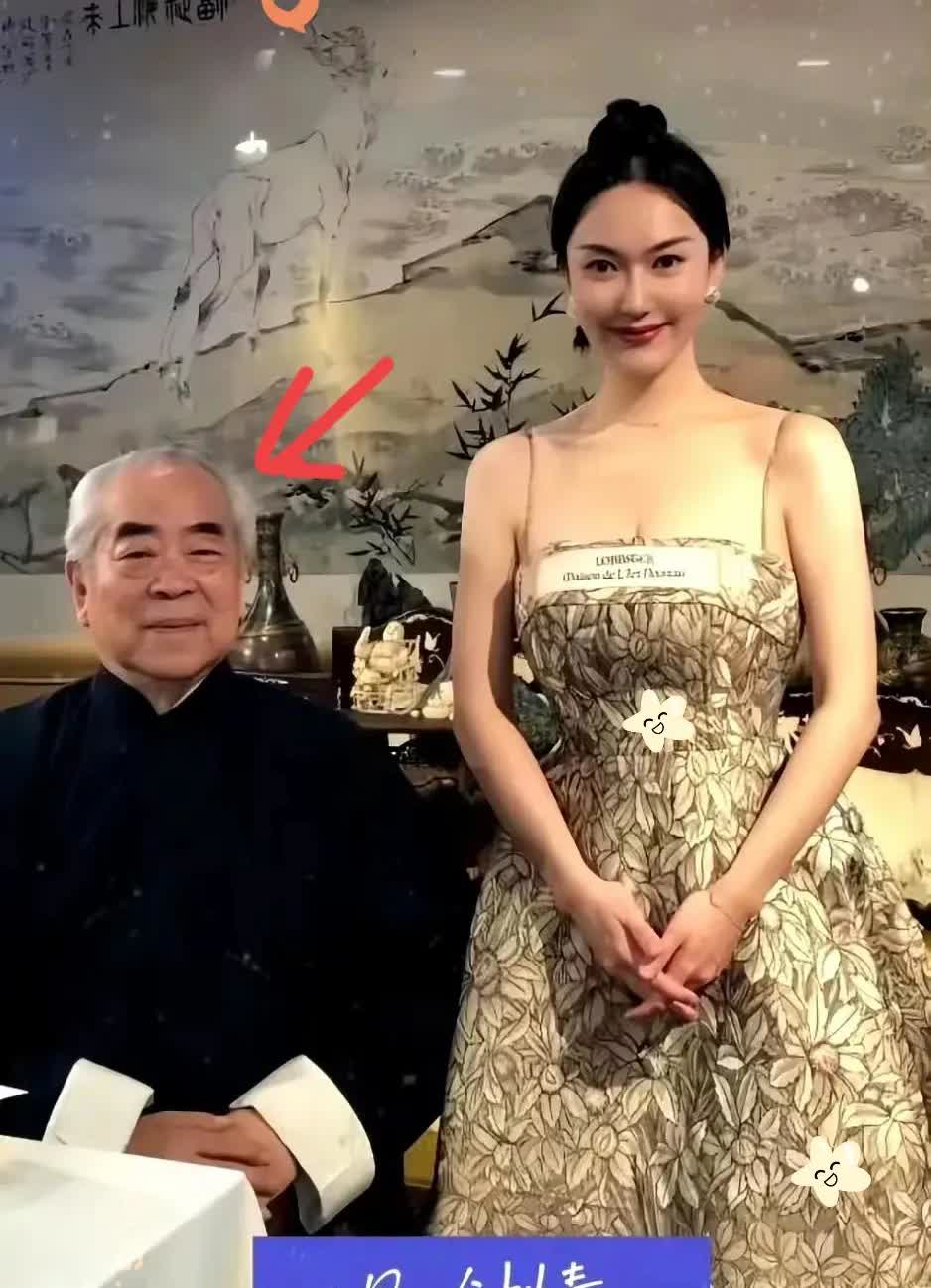 范曾的结局，真是天道轮回，报应不爽，现世报。想当年，恩师沈从文被批斗，