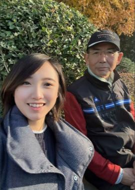 这位上海爸爸今天去世，67岁，临终前，女儿亲自给他擦洗身体。他曾对女儿说：不