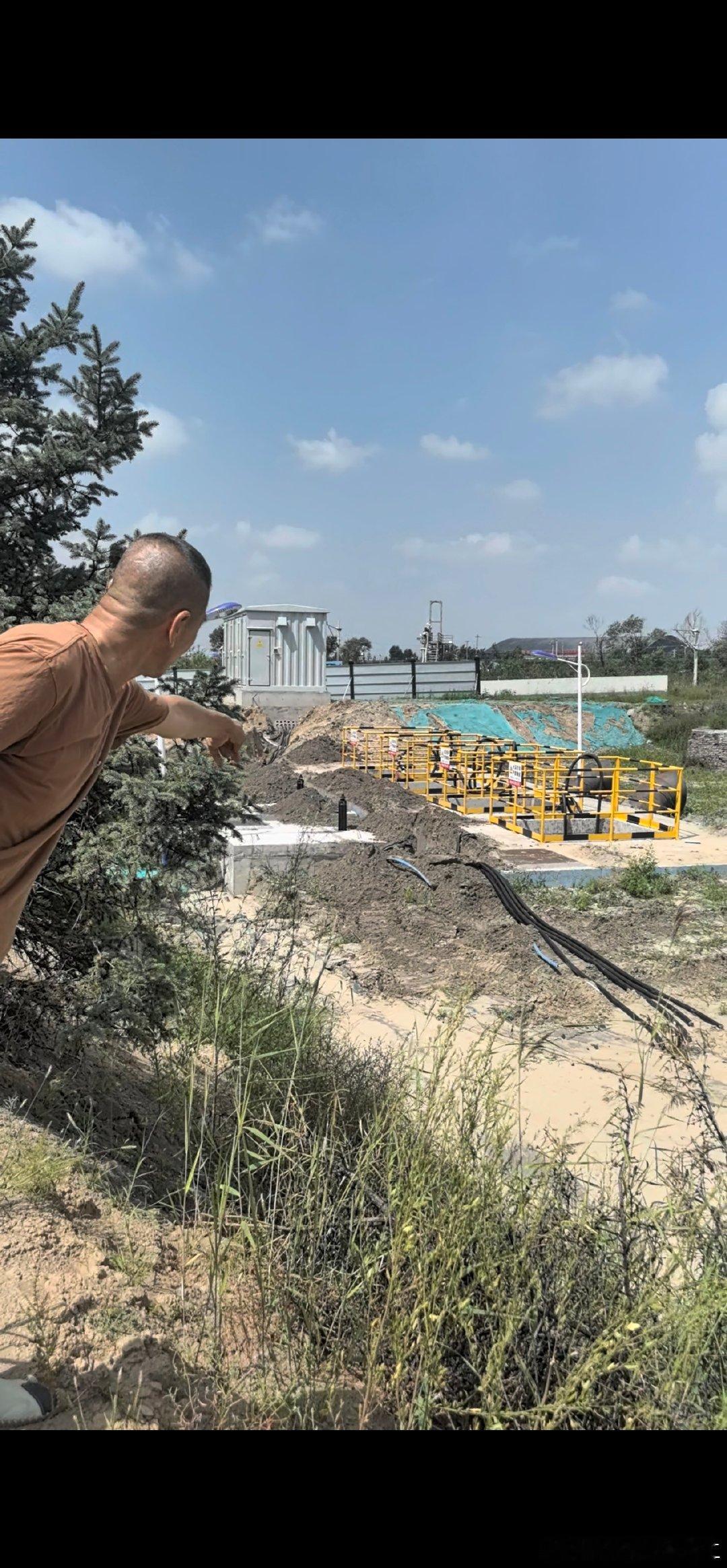 本人胡建军，2026年6月27日在榆树湾煤矿厂区项目作业时被电钻缠绕，左手无名指被绞断，总包陕西榆能