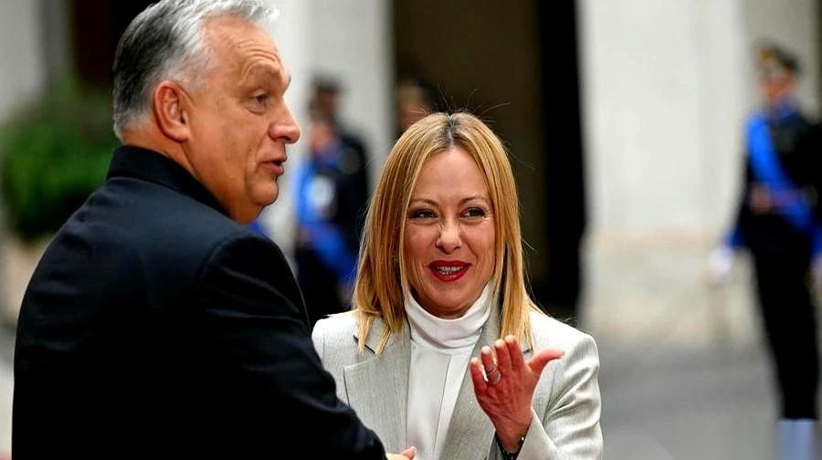 意大利首相梅洛尼，对着那个总跟欧盟拧着干的匈牙利，轻轻说了一句：我理解你。就这