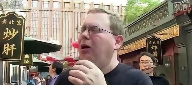 西方人接受不了我们吃动物内脏、吃狗肉，但却能接受自己吃人。以后再遇到问我们吃