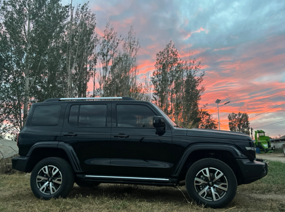 提车3个月5500公里从一开始喜欢H6然后感觉大狗还不错，后来感觉大狗不太够，